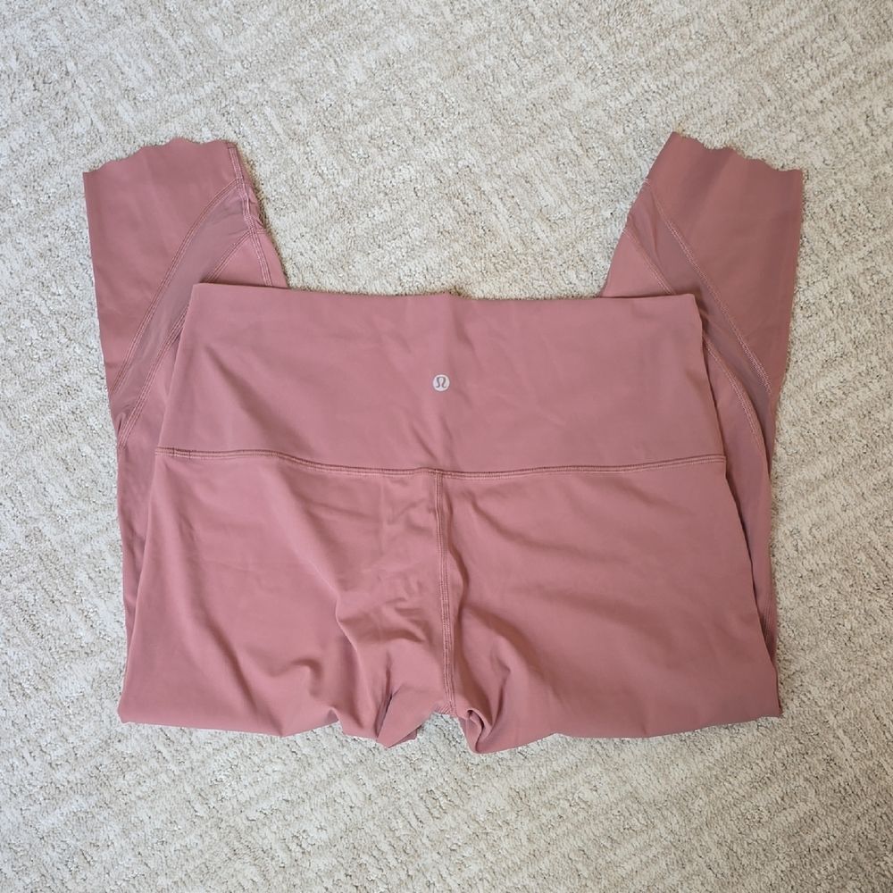 Lululemon | Mauve High-Waisted Calf Length Leggings